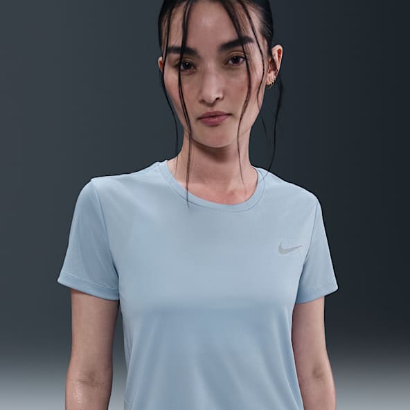 Nike W  Top SS レディースTシャツ DRI-FIT  サイズM Nike W Top SS レディースTシャツ DRI-FIT サイズM NIKE公式